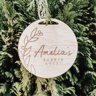 Houten kerstbal eerste kerst 