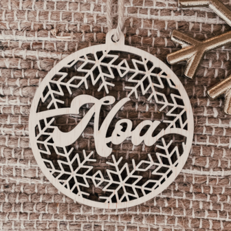Houten kerstbal met naam