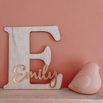 Houten letter met naam