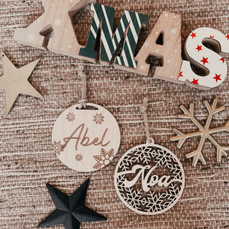 Gepersonaliseerde houten kerstbal