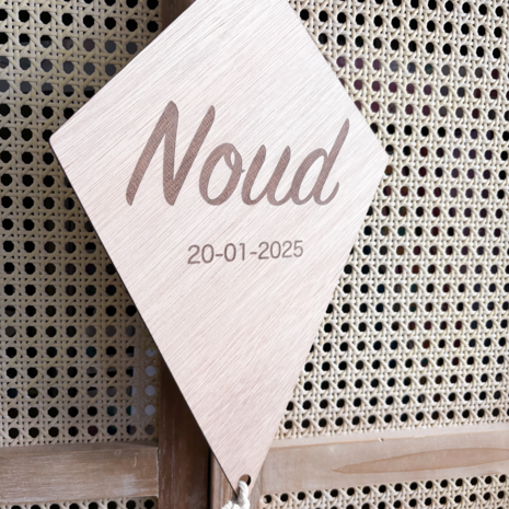 Houten vlieger met naam