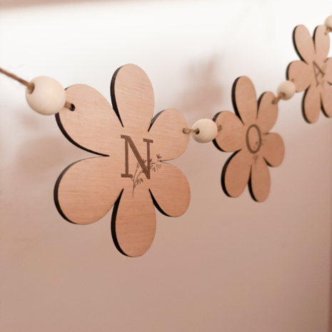 Houten Bloemen slinger met naam